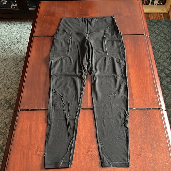 Aerie black leggings with pockets size large - Picture 2 of 5